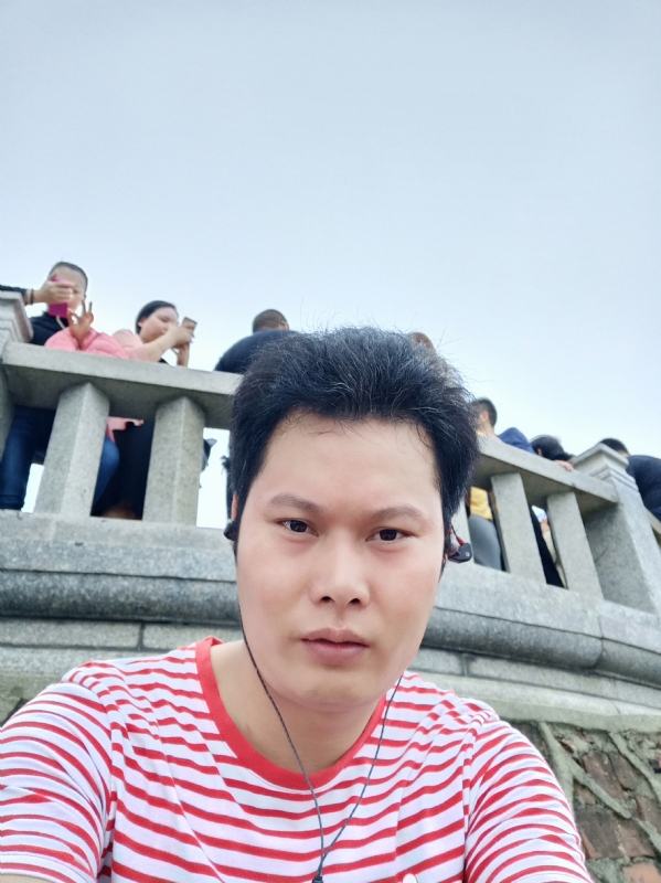 hαⅰ的第一张照片--玉林交友中心